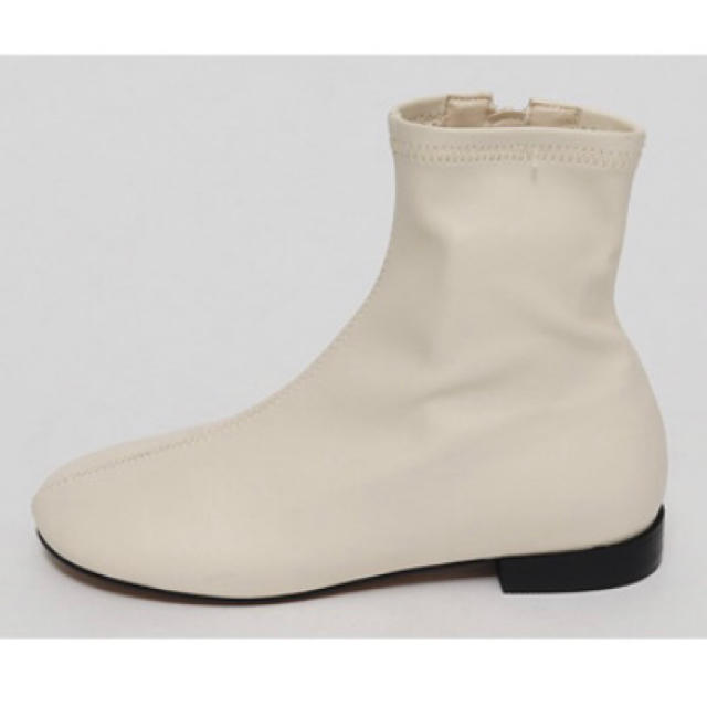 OHOTORO(オオトロ)のOHOTORO ego boots (ivory) レディースの靴/シューズ(ブーツ)の商品写真