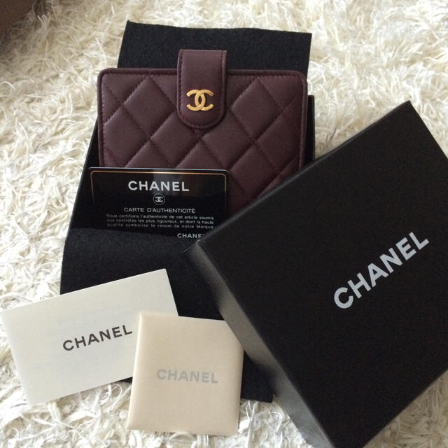 CHANEL(シャネル)のCHANEL マトラッセ二つ折り財布♡ レディースのファッション小物(財布)の商品写真