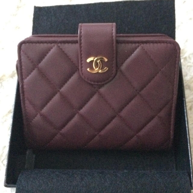 CHANEL(シャネル)のCHANEL マトラッセ二つ折り財布♡ レディースのファッション小物(財布)の商品写真