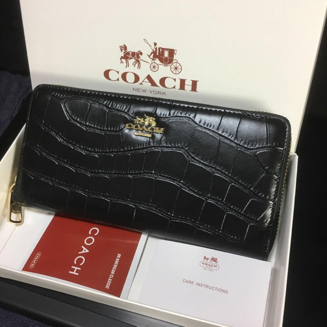 COACH(コーチ)のプレゼントにも❤️新品コーチ正規品エンボスドクロコレザーラウンドファスナー長財布 レディースのファッション小物(財布)の商品写真