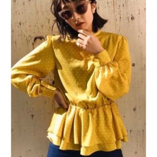 マウジー(moussy)の早い者勝ち★最終価格★TINY DOT BLOUSE  ヘプラムブラウス(シャツ/ブラウス(長袖/七分))