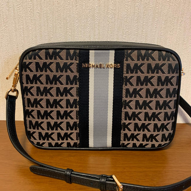 新品・正規品♡MICHAEL KORS シグネチャー柄バッグ♡