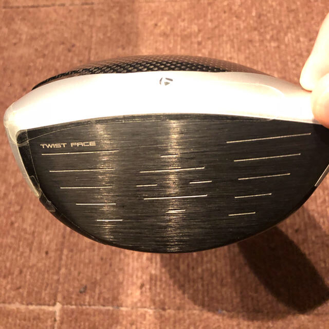 TaylorMade(テーラーメイド)の美品 M4  D-type  9.5°ヘッドのみ　ヘッドカバー　レンチ付き スポーツ/アウトドアのゴルフ(クラブ)の商品写真