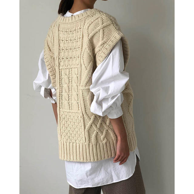 TODAYFUL(トゥデイフル)のTODAYFUL Cable Knit Vest レディースのトップス(ベスト/ジレ)の商品写真