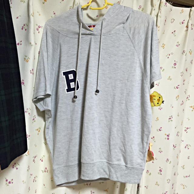 しまむら(シマムラ)のシンプソンズ半袖パーカー レディースのトップス(Tシャツ(半袖/袖なし))の商品写真