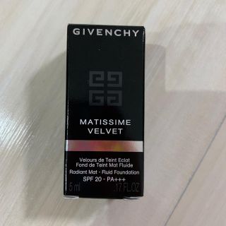 ジバンシィ(GIVENCHY)のジバンシー  リキッドファンデ　【新品未開封】(ファンデーション)