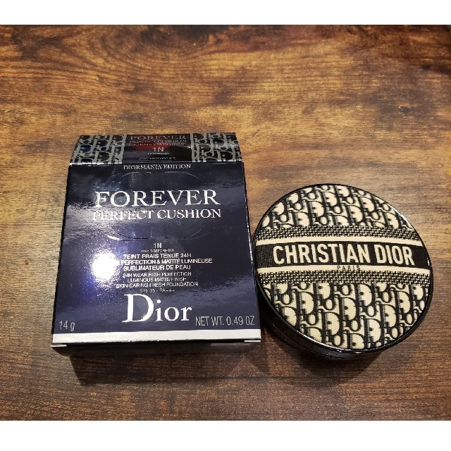 Dior(ディオール)の【限定品/新品未使用】ディオールスキン クッションファンデ ロゴマニア 1N コスメ/美容のベースメイク/化粧品(ファンデーション)の商品写真