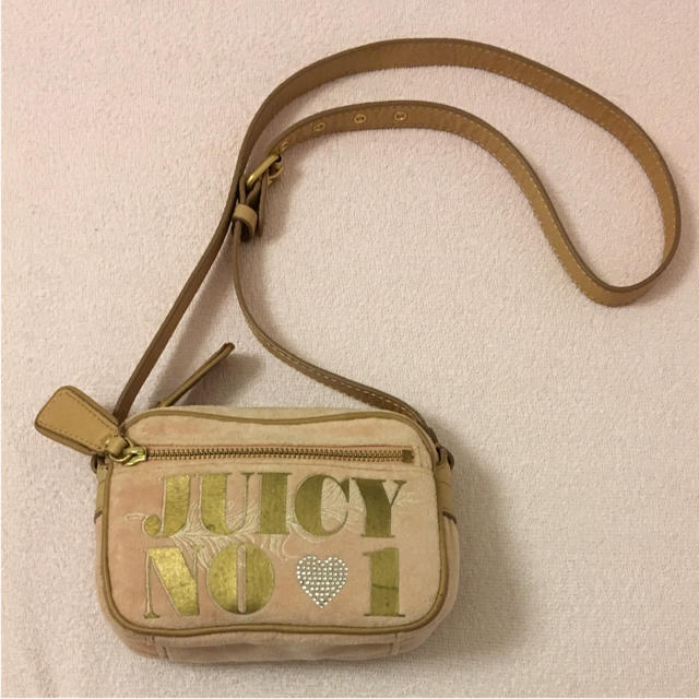 Juicy Couture(ジューシークチュール)の限定お値下げ　ジューシークチュール  ポシェット  肩かけショルダーバッグ レディースのバッグ(ショルダーバッグ)の商品写真