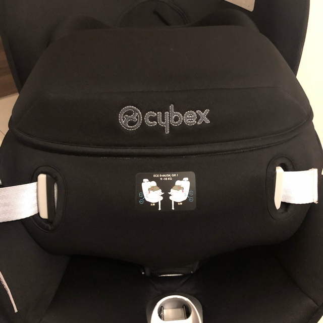 cybex(サイベックス)の【美品】CYBEX  SIRONA サイベックス　シローナ キッズ/ベビー/マタニティの外出/移動用品(自動車用チャイルドシート本体)の商品写真