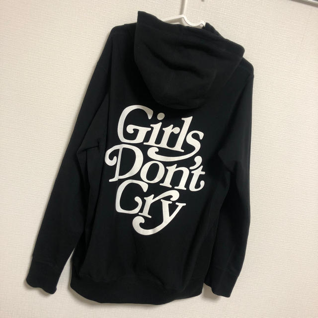 GDC(ジーディーシー)の【稀少】Girls Don't Cry ロゴ パーカー フーディー Mサイズ メンズのトップス(パーカー)の商品写真