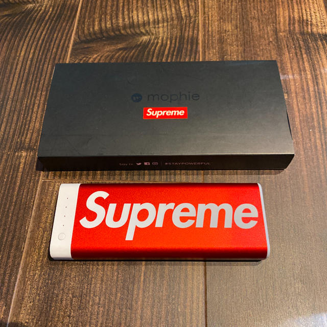 新品　未使用 supreme Mophie モバイルバッテリー