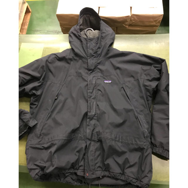 patagonia(パタゴニア)のパタゴニア マウンテンパーカー　パタゴニア インファーノジャケット　黒　XL メンズのジャケット/アウター(ナイロンジャケット)の商品写真