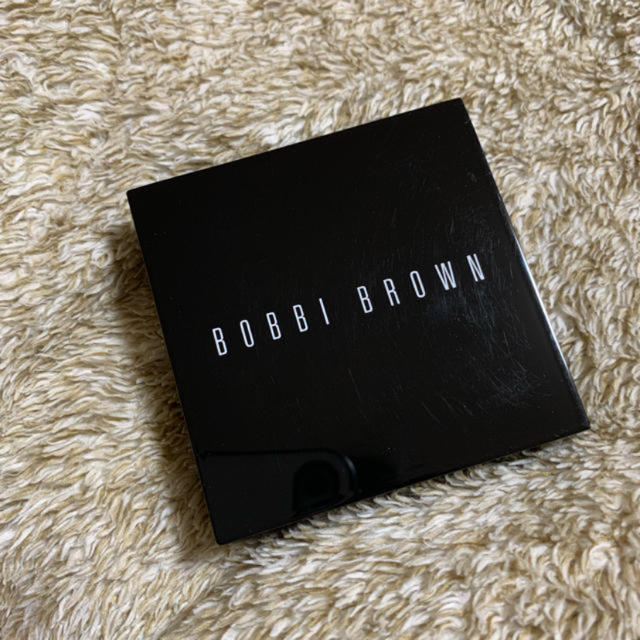 BOBBI BROWN(ボビイブラウン)のボヴィブラウン　シマーブリックコンパクト　ブロンズ コスメ/美容のベースメイク/化粧品(フェイスカラー)の商品写真