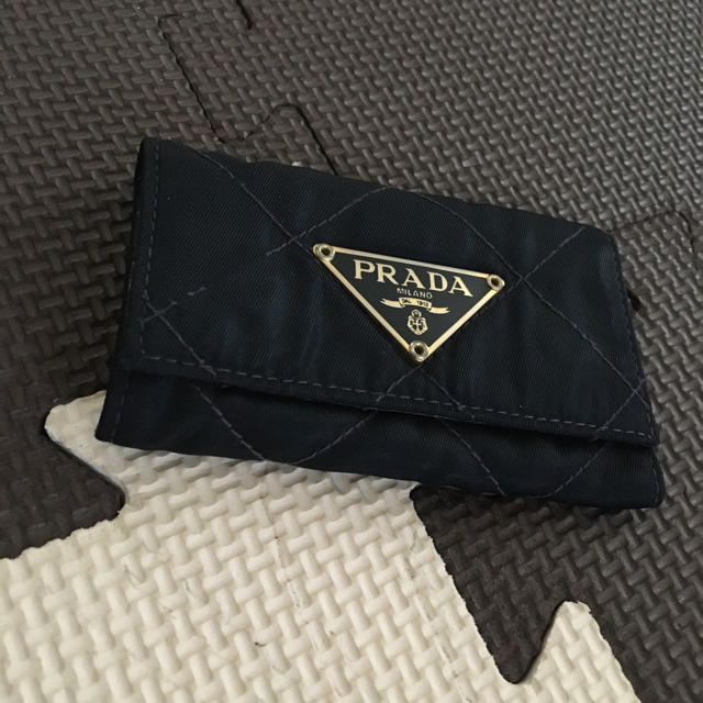 PRADA(プラダ)のプラダキーケース レディースのファッション小物(キーケース)の商品写真