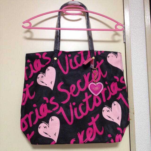 Victoria's Secret(ヴィクトリアズシークレット)のVSの新品のバッグ♥️値下げ！ レディースのバッグ(トートバッグ)の商品写真