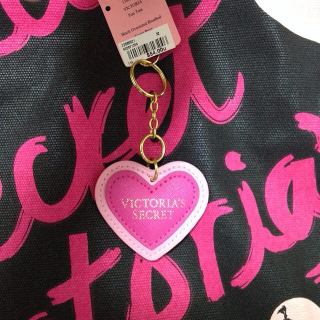 Victoria's Secret(ヴィクトリアズシークレット)のVSの新品のバッグ♥️値下げ！ レディースのバッグ(トートバッグ)の商品写真