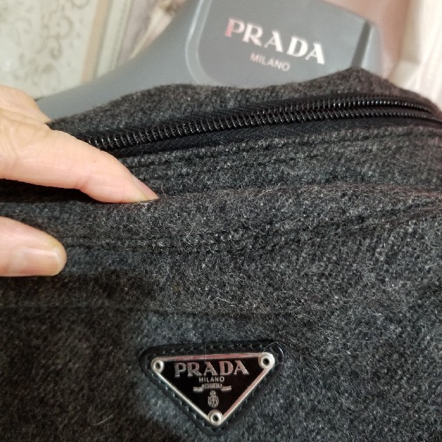 美品　PRADA　ウエストポーチレディース