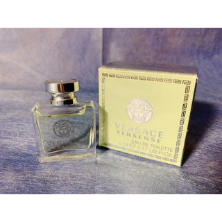 ヴェルサーチ(VERSACE)の【レア】VERSACE ヴェルセンス5ml【新品未使用】(香水(女性用))