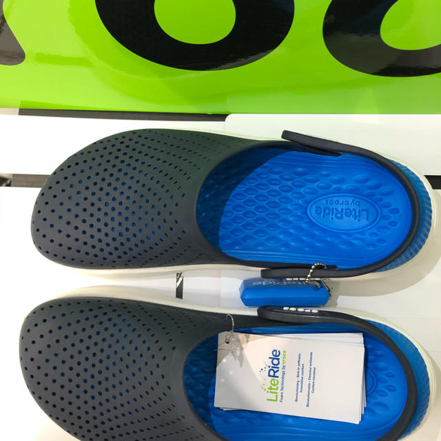 crocs(クロックス)の再値下げ新品クロックス/ライトライドクロッグ27.0 メンズの靴/シューズ(サンダル)の商品写真