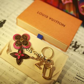 ルイヴィトン(LOUIS VUITTON)のLOUIS VUITTON ルイヴィトン　ポルト クレ・ブルーミング フラワー(キーホルダー)