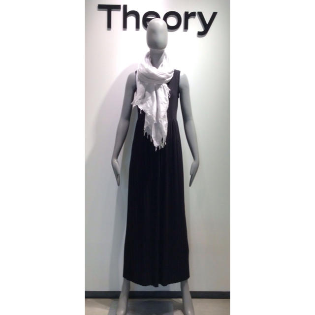 theory(セオリー)の専用 Theory マキシワンピース レディースのワンピース(ロングワンピース/マキシワンピース)の商品写真