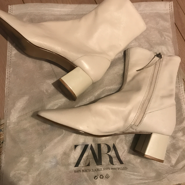 ZARA(ザラ)のザラ　ソフトレザーアンクルブーツ レディースの靴/シューズ(ブーツ)の商品写真