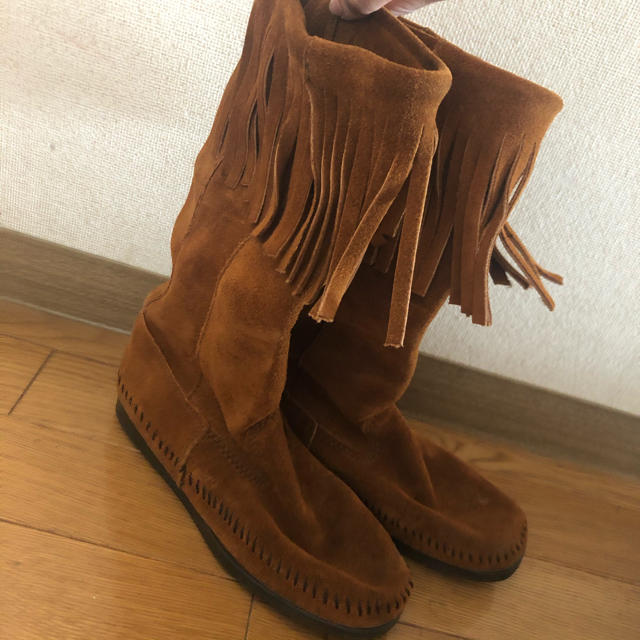 Minnetonka(ミネトンカ)のミネトンカ　フリンジブーツ　サイズ6 茶 レディースの靴/シューズ(ブーツ)の商品写真