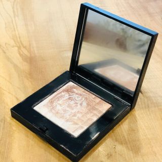 ボビイブラウン(BOBBI BROWN)のボビーブラウン ハイライティングパウダー ピンクグロウ 01(フェイスパウダー)