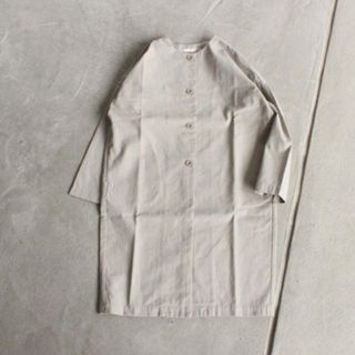 エヴァムエヴァ(evam eva)のevam eva cotton pique nocollar robe コート(ロングコート)