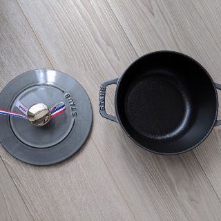 ストウブ(STAUB)の【わさび☆メジロ様専用】ストウブ　wanabe S　グレー　生涯保証、箱つき(鍋/フライパン)