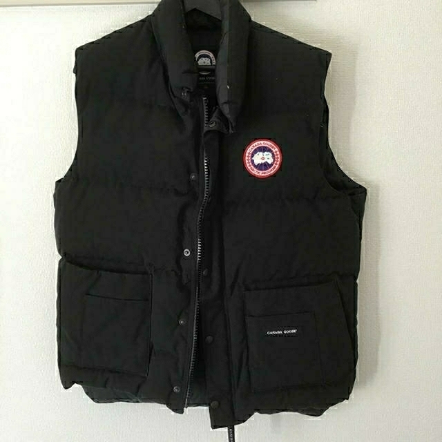 CANADA GOOSE(カナダグース)のカナダグース ダウンジャケット ブラック M メンズのジャケット/アウター(ダウンベスト)の商品写真