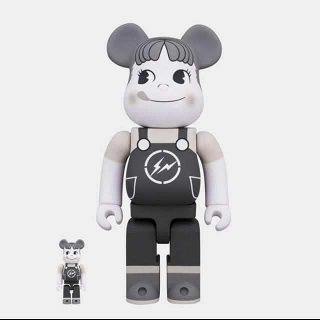 不二家(フジヤ)のMilky The Conveni Peko Bearbrick エンタメ/ホビーのフィギュア(アニメ/ゲーム)の商品写真