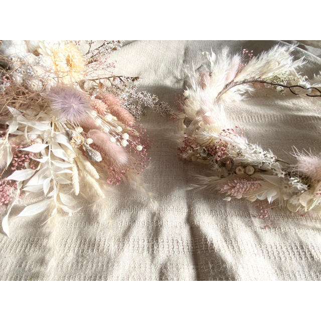 記念日を彩るドライフラワーのミニブーケ 花冠　pink beige ver. ハンドメイドのフラワー/ガーデン(ドライフラワー)の商品写真