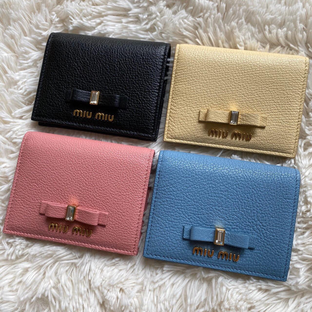 マラソン限定!ポイント5倍 新品 ミュウミュウ 二つ折り財布 マドラス