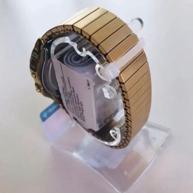 TIMEX(タイメックス)の即納 アメリカ正規買付 timex ゴールド 腕時計 supremeベースモデル メンズの時計(腕時計(デジタル))の商品写真