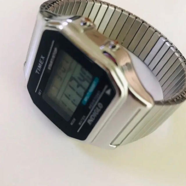 即納 アメリカ正規買付 timex シルバー 腕時計 supremeベースモデル