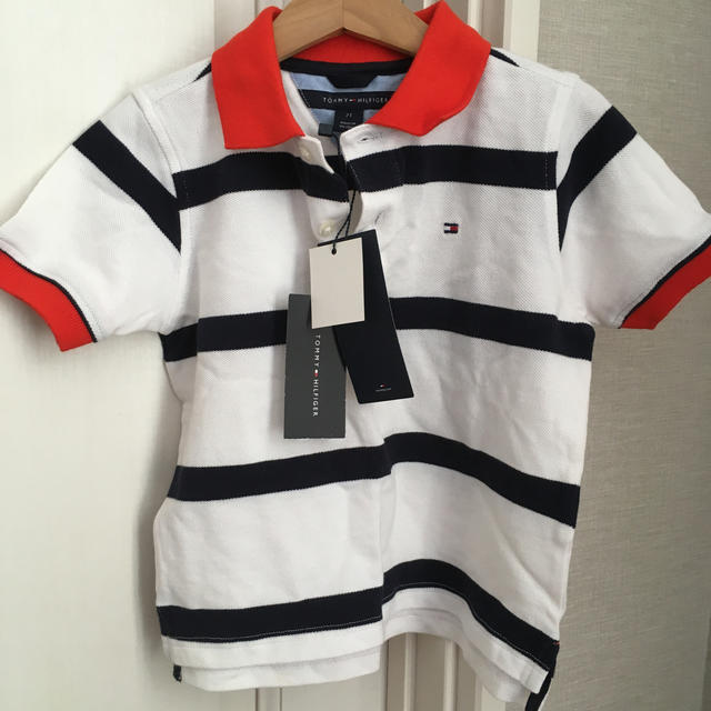 TOMMY HILFIGER(トミーヒルフィガー)の新品タグ付⭐︎TOMMY ポロシャツ　90〜100cm キッズ/ベビー/マタニティのキッズ服男の子用(90cm~)(その他)の商品写真