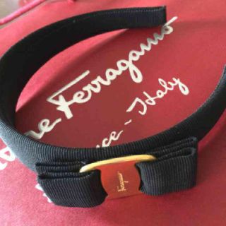 サルヴァトーレフェラガモ(Salvatore Ferragamo)のフェラガモ カチューシャ(カチューシャ)