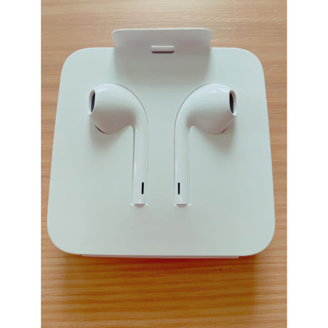 Apple(アップル)の新品イヤホン スマホ/家電/カメラのオーディオ機器(ヘッドフォン/イヤフォン)の商品写真