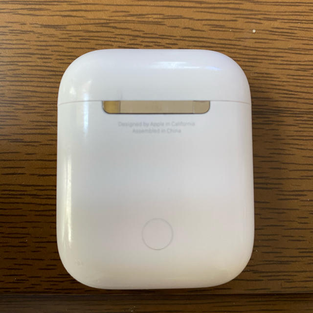 Apple(アップル)のAirPods エアポッズ スマホ/家電/カメラのオーディオ機器(ヘッドフォン/イヤフォン)の商品写真