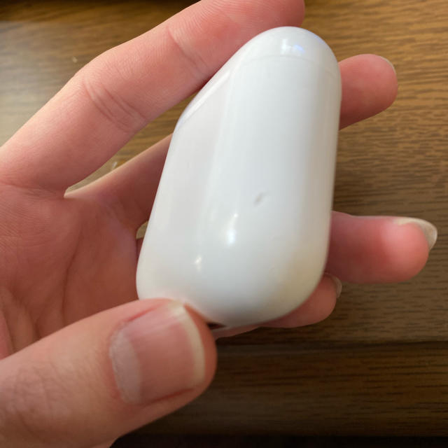 Apple(アップル)のAirPods エアポッズ スマホ/家電/カメラのオーディオ機器(ヘッドフォン/イヤフォン)の商品写真