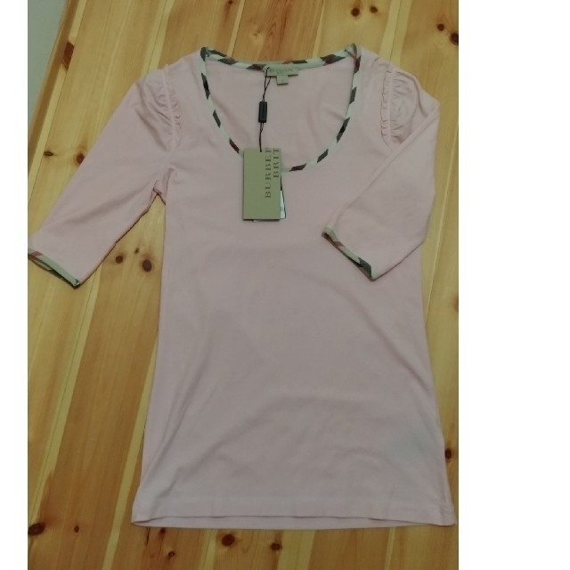 BURBERRY(バーバリー)のBURBERRY　レディースTシャツ レディースのトップス(Tシャツ(半袖/袖なし))の商品写真