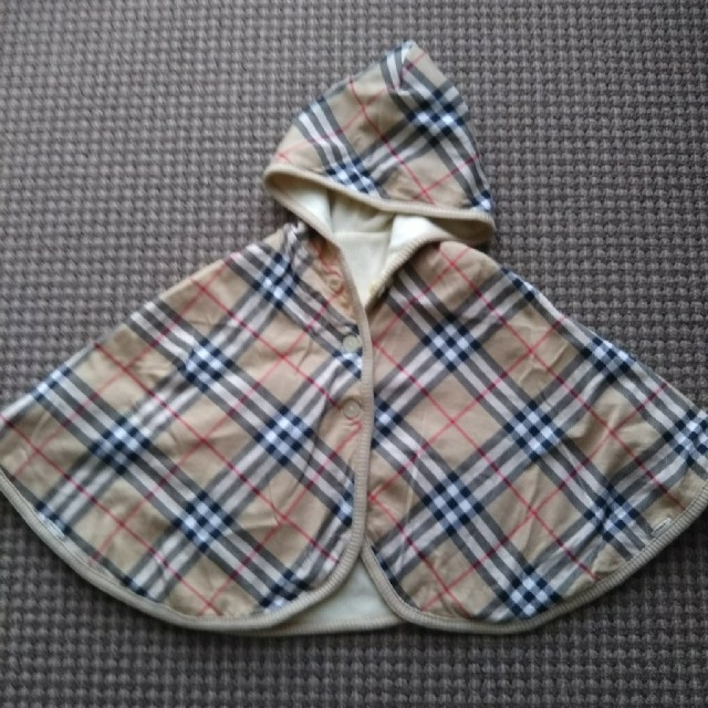 BURBERRY(バーバリー)のバーバリー リバーシブル ポンチョ キッズ/ベビー/マタニティのベビー服(~85cm)(ジャケット/コート)の商品写真