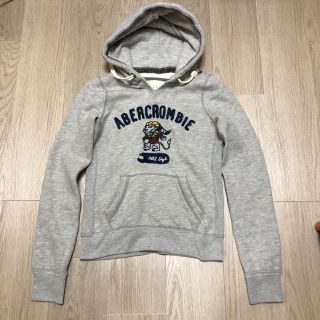 アバクロンビーアンドフィッチ(Abercrombie&Fitch)のアバクロ　パーカー(パーカー)