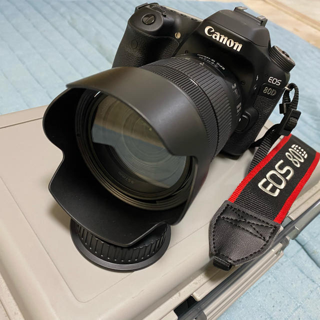 2022春の新作 Canon - Canon EOS80D EF-S18-135 USM レンズキット デジタル一眼