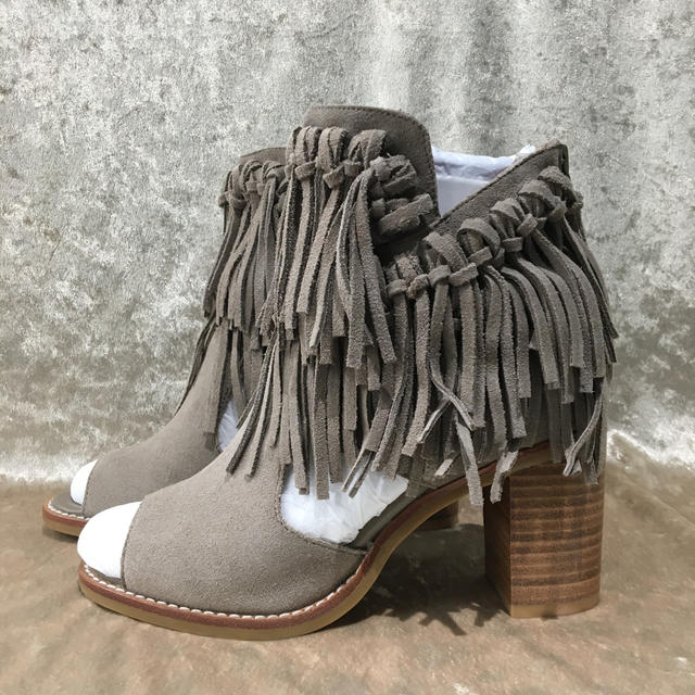 JEFFREY CAMPBELL(ジェフリーキャンベル)のJEFFREY CAMPBELL/フリンジブーツ レディースの靴/シューズ(ブーツ)の商品写真