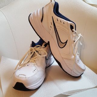 ナイキ(NIKE)の最終値下げ✨NIKEエアモナーク White  人気  28cm(スニーカー)