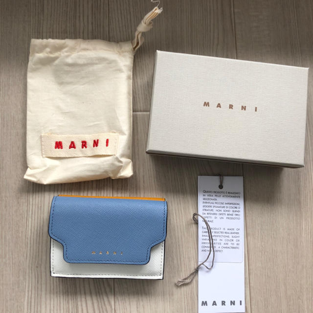 本日限定価格　新品未使用　　マルニ MARNI 三つ折財布