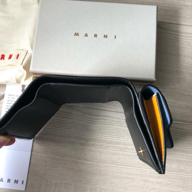 Marni(マルニ)の本日限定価格　新品未使用　　マルニ MARNI 三つ折財布 レディースのファッション小物(財布)の商品写真
