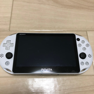 プレイステーションヴィータ(PlayStation Vita)のPSVITA PCH-2000 ホワイト WiFiモデル psvita(家庭用ゲーム機本体)
